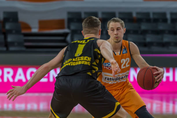 正与阿拉伯 正与阿拉伯